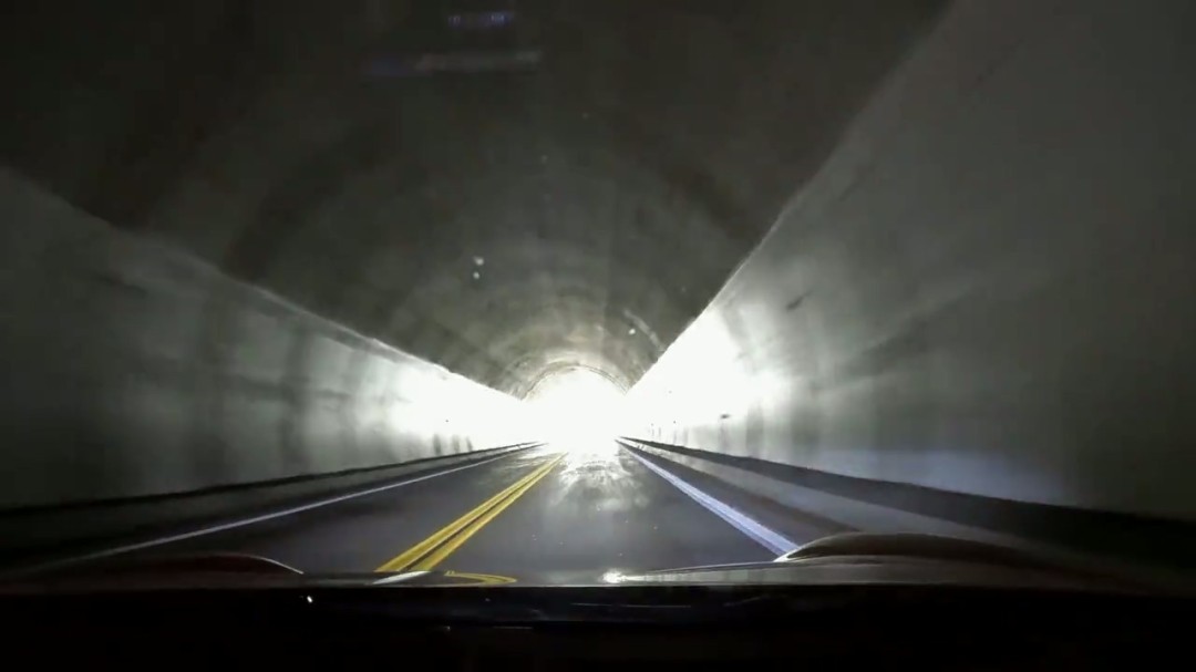 洛杉矶“死亡隧道”！网友开车还原Vince死亡时刻