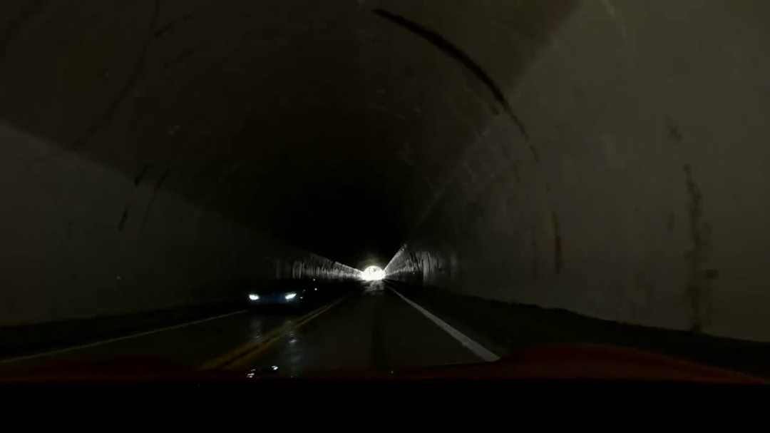 洛杉矶“死亡隧道”！网友开车还原Vince死亡时刻