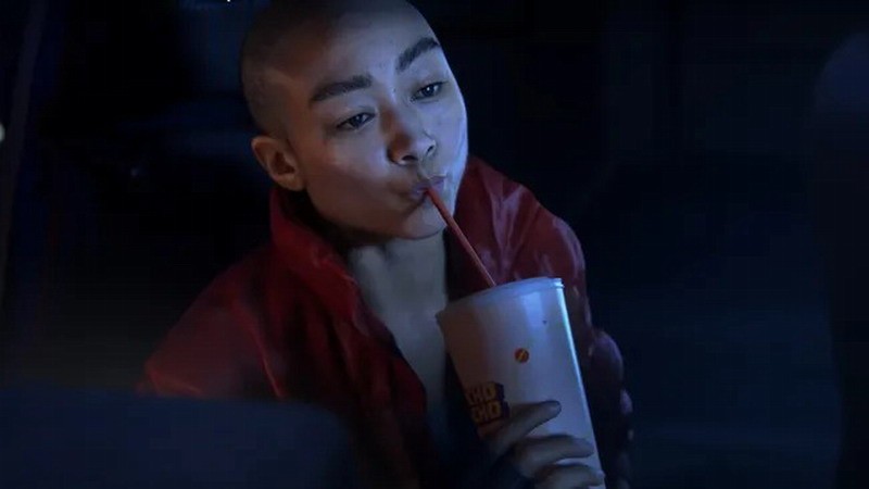 《星际：异端先知》光头女主被网友改成性感美女