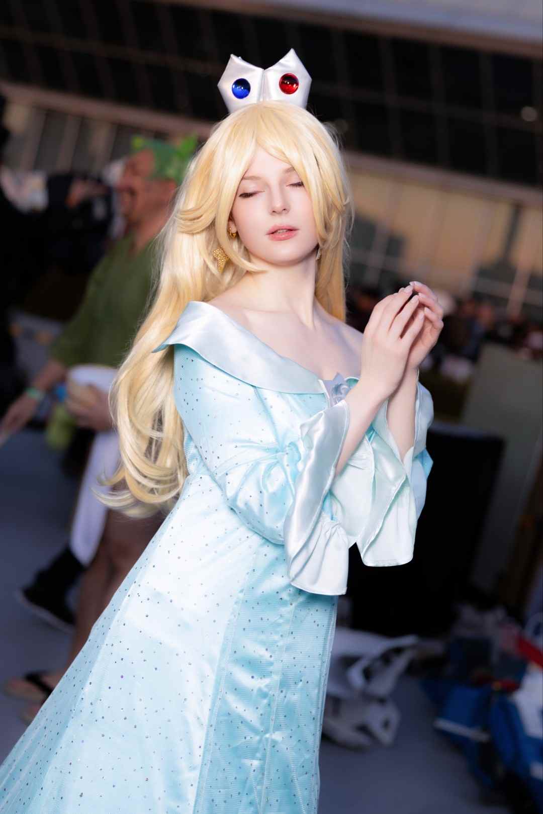 艾什莉脸模cos罗莎塔公主参加c107 网友称：美到失语