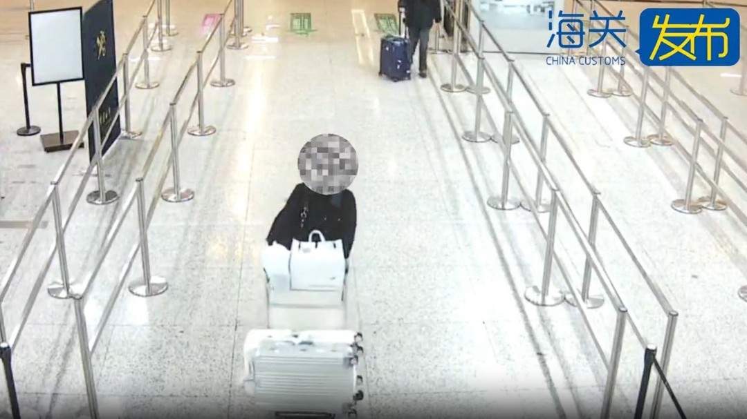 别等你的快递了 125台二手走私Game Boy被海关查扣