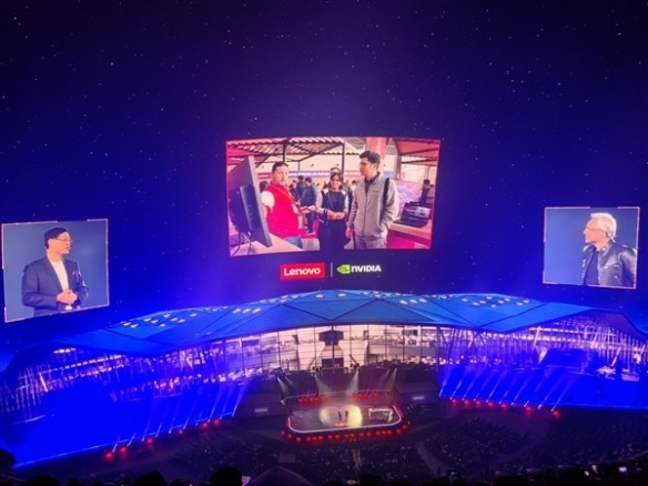 黄仁勋:IT产业过去30年的计算基础设施都需要重塑!(图1) 游侠网1