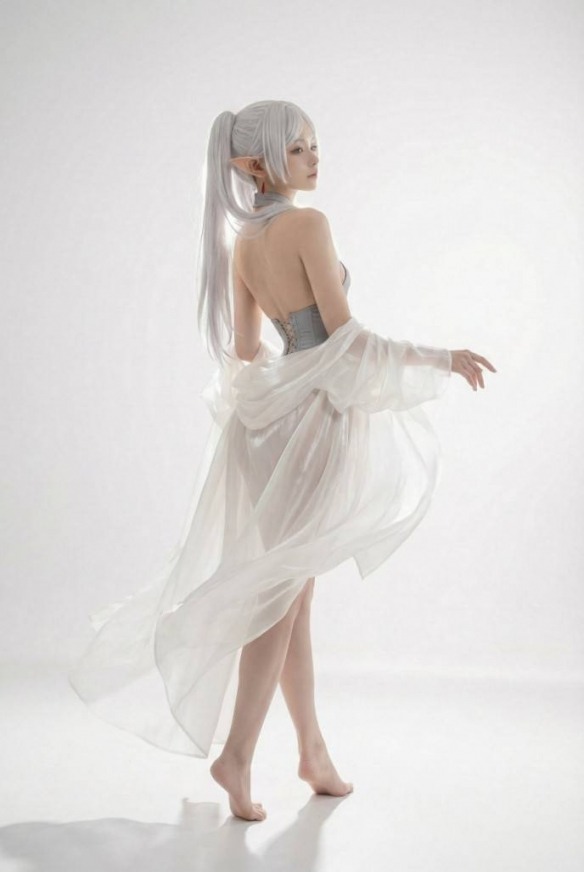 AI大神自制“芙莉莲”COS美图:黑丝美腿太涩了!(图7) 游侠网7